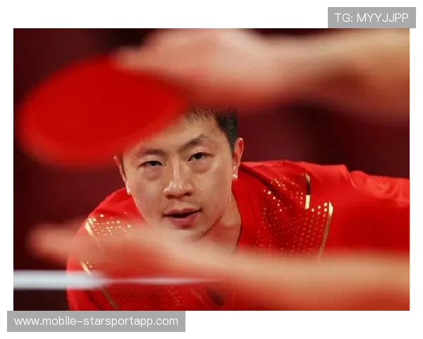 教练赛后抱头蹲地，错失机会上热搜