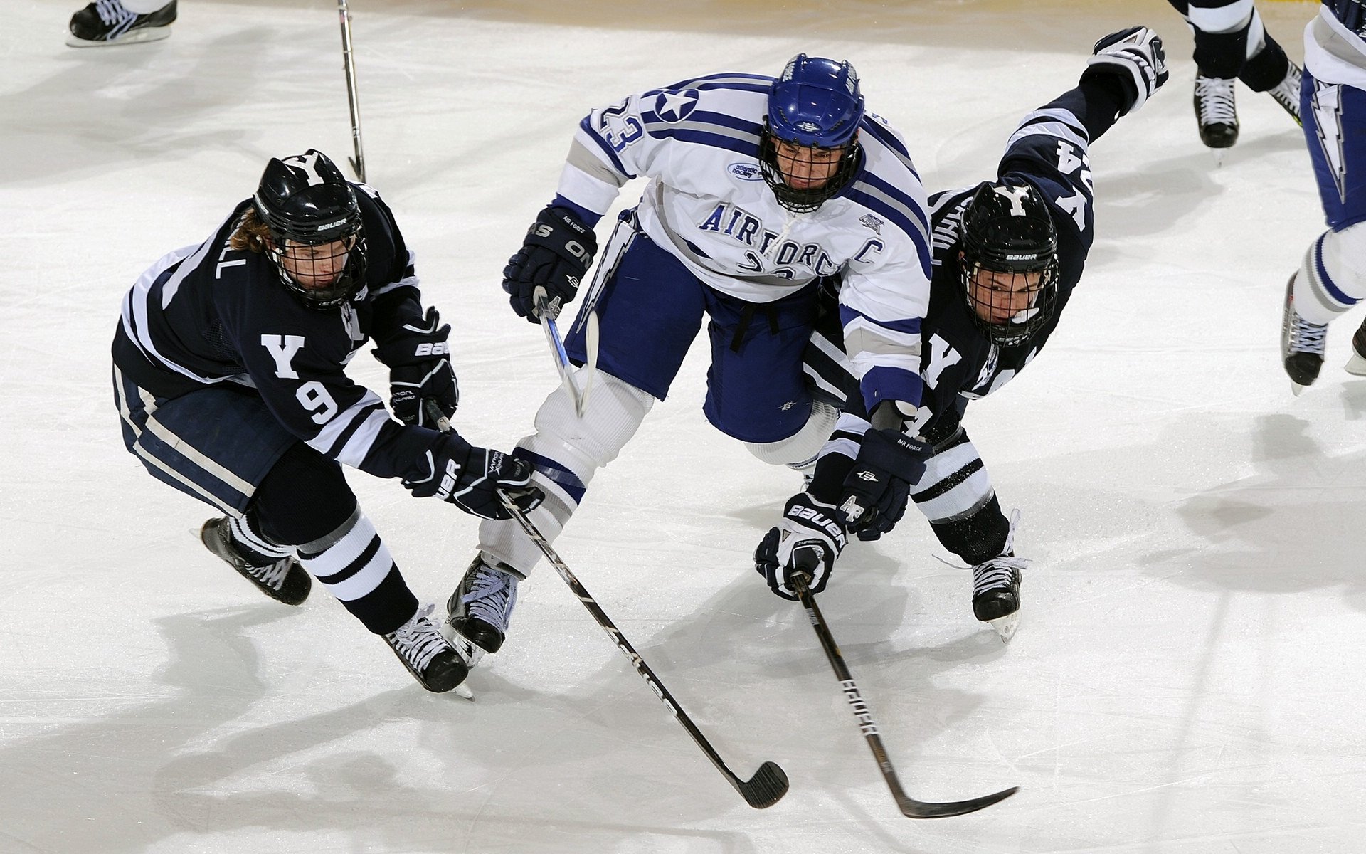 哈兰德无球表现惊艳，瓜迪奥拉前锋体系初见成效，哈兰德踢什么位置